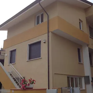 https://la-casa-dei-colori-torre-del-lago-puccini.it-tuscanyhotel.com